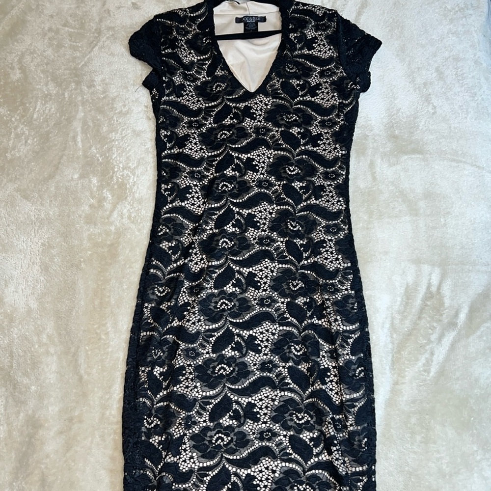 Joe and Elle dress size M
